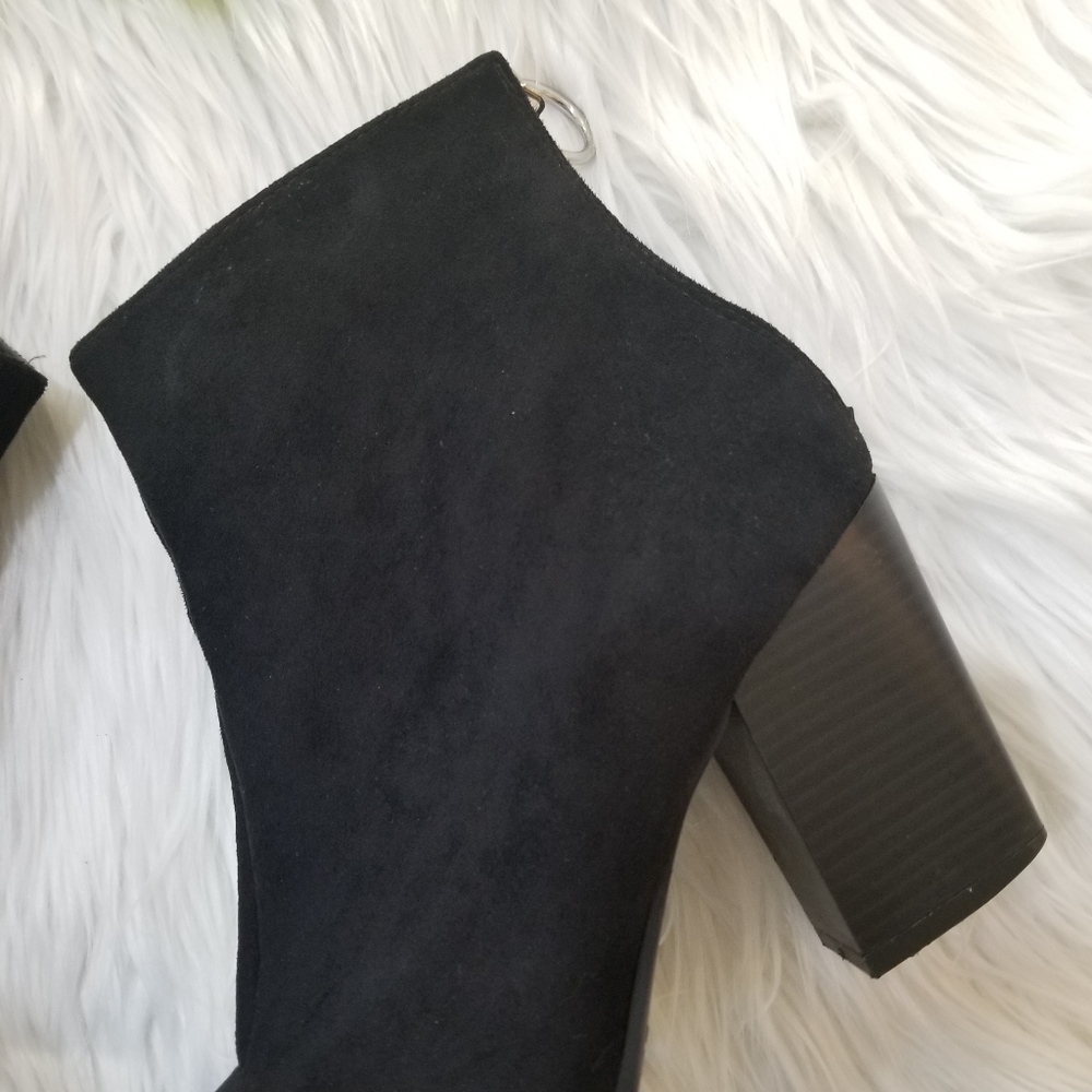 Pointed Toe Suede Black Ankle Boots With Heel Size 7.5, With Zipper Closure. - Picture 7 of 16
